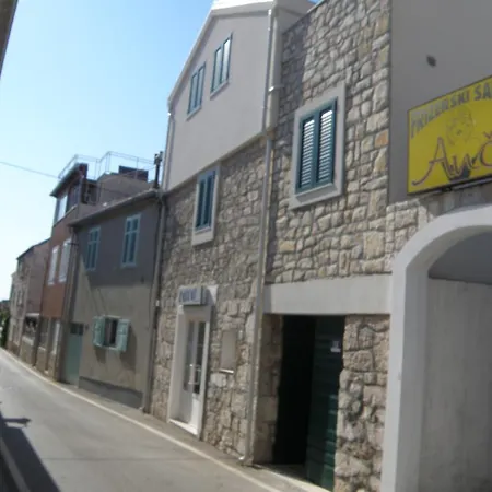 アパート Amalija