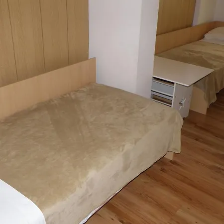 アパート Amalija プリモシュテン