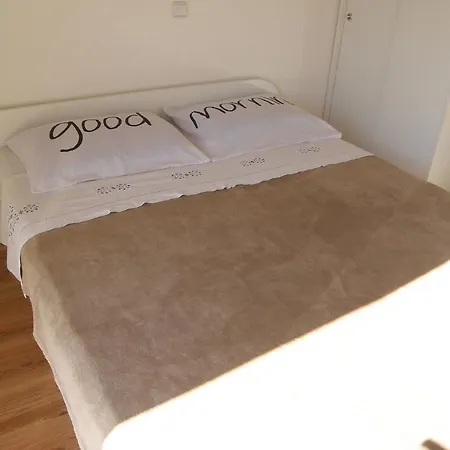 アパート Amalija プリモシュテン